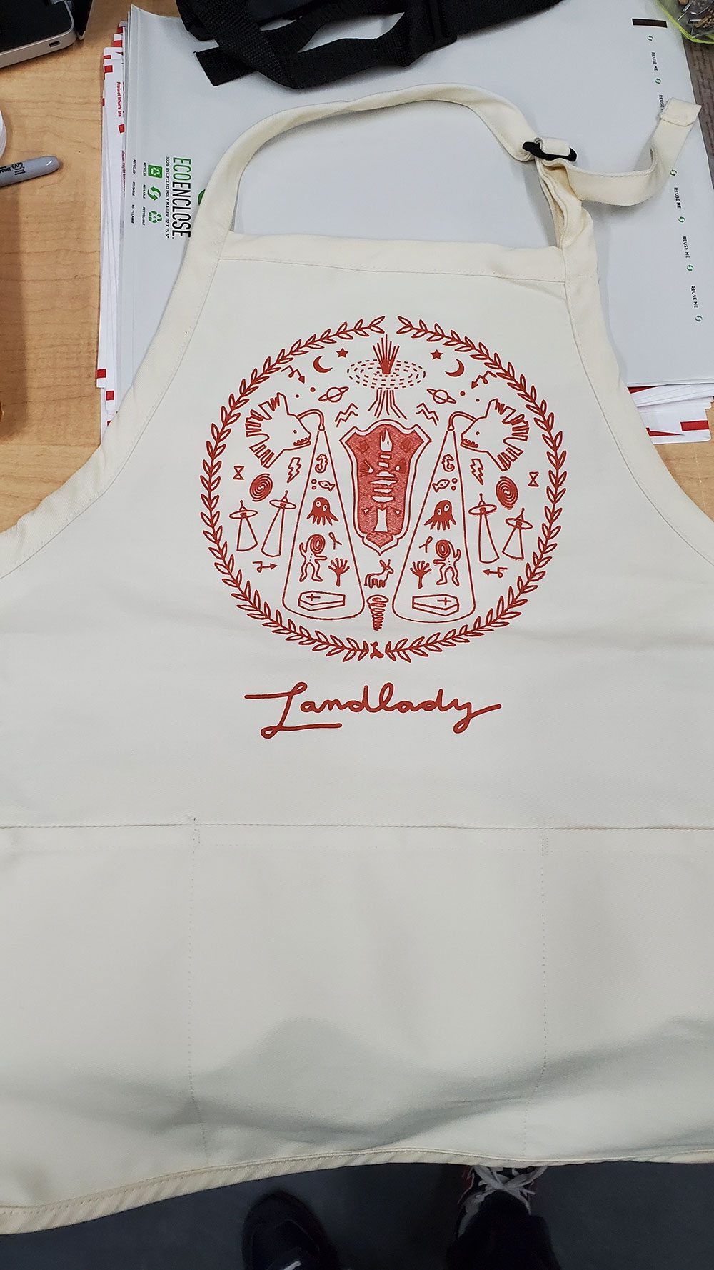 Landlady Badge 2 Apron